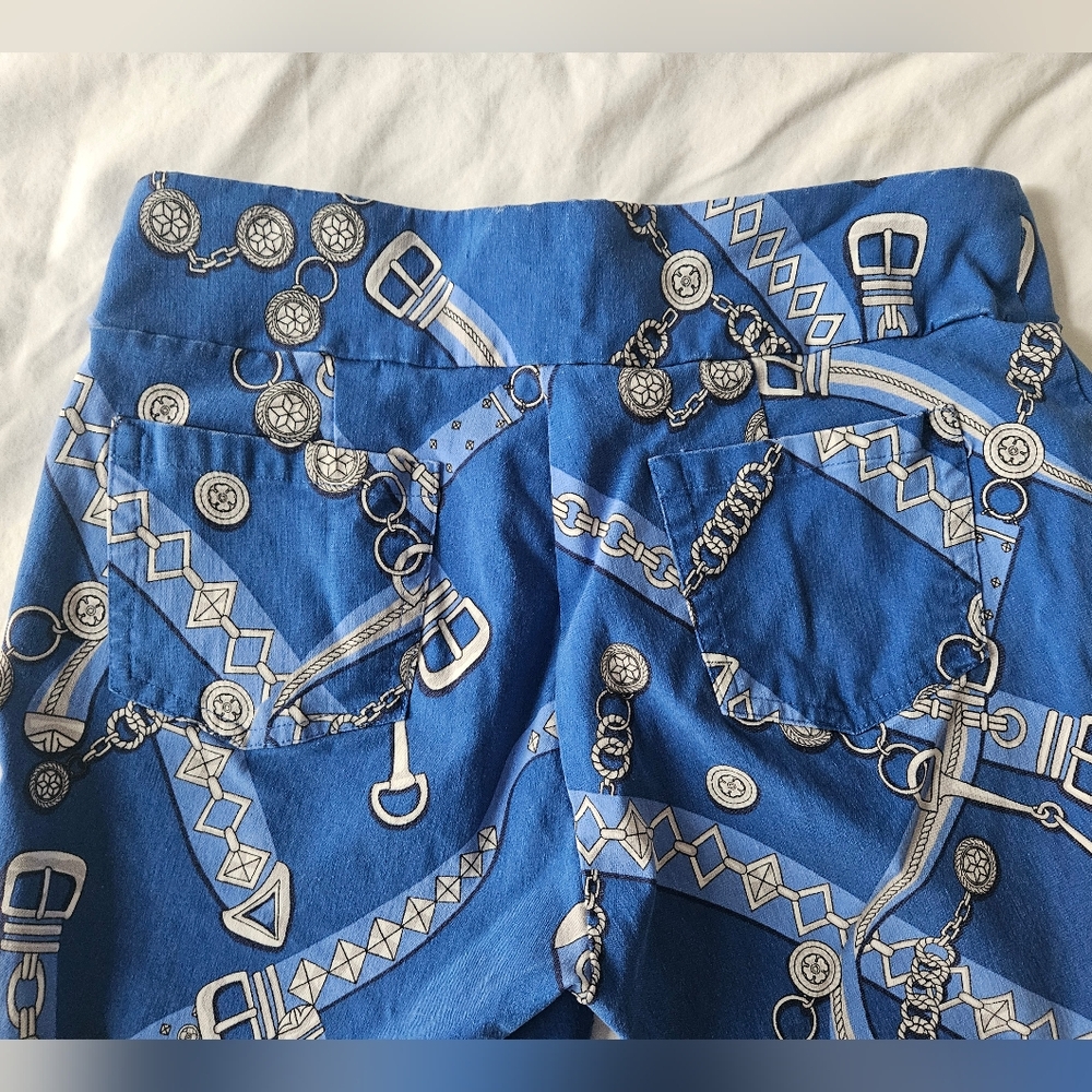 J MCLAUGHLIN Blue Equestrian Print Masie Bermuda Pull-On Shorts | SZ 2 - Picture 3 of 10